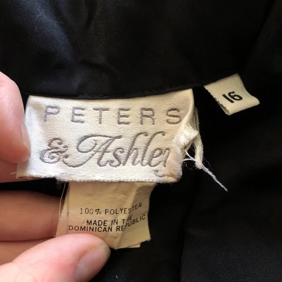 Vintage balloon sleeve blouse with shoulder pads and tiered pleats on shoulders - Picture 4 of 8